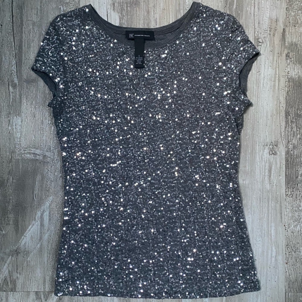 3 for $20 EUC - INC International Concepts - Gray Sequin Top with Cap Sleeves